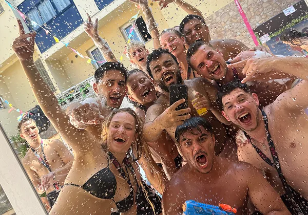 Teamer bei Schaumparty